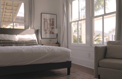 Freetown - Port Rico House | Convenient Stay Near Live Music Venues with Family Amenities