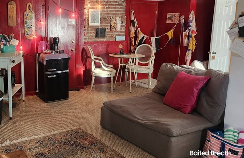 Buzzards Bay Apartment | Oceanfront Private Suite by the Marina - Guest Rated 9.8