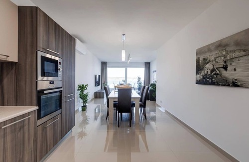 Għadira Apartment | Spacious 3-Bedroom Apartment in Beautiful Il-Mellieħa