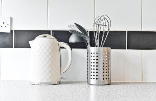 Barnhill Apartment | Modern Guest Suite Near Wembley Stadium - Family Friendly