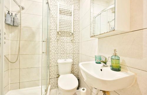 Barnhill Apartment | Modern Guest Suite Near Wembley Stadium - Family Friendly