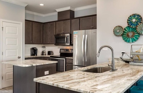 Dauphin Island House | Beachside Retreat with Ocean Views for Families and Pets