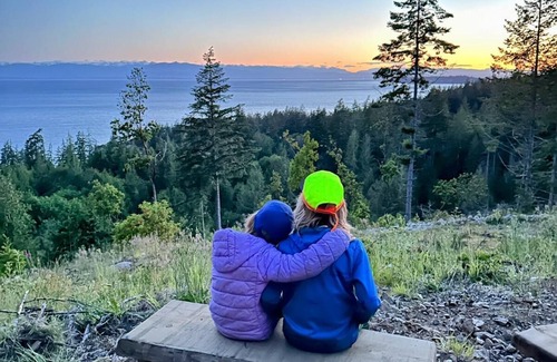 Powell River RV Rental | Steps From the Beach Full Service RV Site