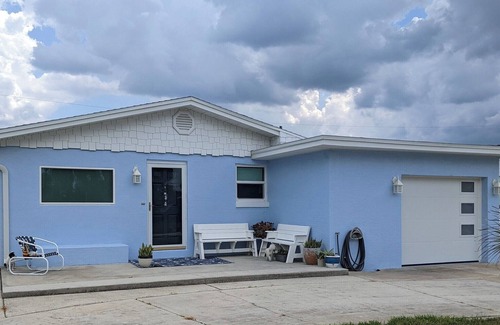 Plaza Shores House | Unwind by the Beach with Pool and Ocean View Amenities