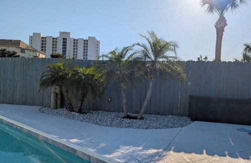 Plaza Shores House | Unwind by the Beach with Pool and Ocean View Amenities