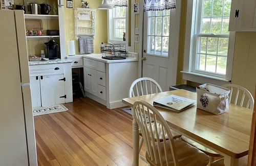 Cedar Bushes Cottage | Beachside Cottage in Plymouth, MA with Spa and Hot Tub