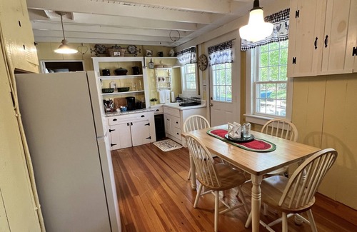 Cedar Bushes Cottage | Beachside Cottage in Plymouth, MA with Spa and Hot Tub