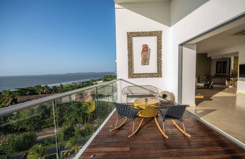 Zona Norte Condo | Beachfront Penthouse with Ocean View & Hot Tub Amenities