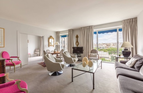 Grenelle Apartment | Unforgettable Stay Steps from the Eiffel Tower with Spa
