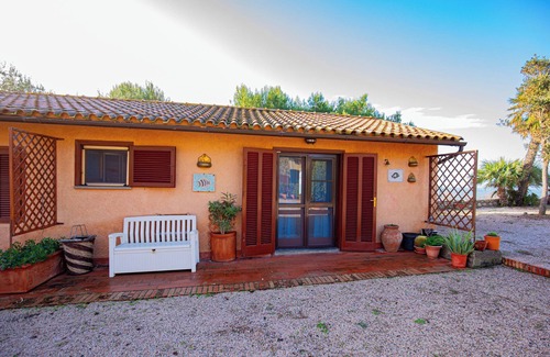 Fonte Blanda Apartment | Beachside Retreat with Family-Friendly Amenities