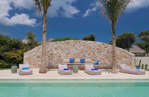 Mushroom Bay Villa | Stylish Villa in Bali with Pool & Ocean Views Near Beach