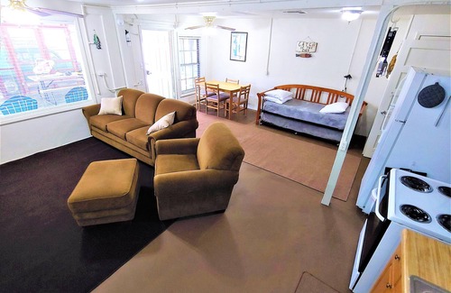 Buchanan Dam House | Waterfront Retreat: Gated Access, Pool & Kayaking Fun