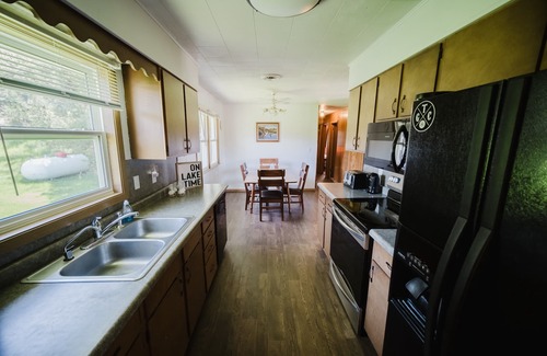 Chamberlain House | Family-Friendly Retreat with Lake Views & Firepit Fun