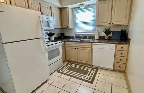 Joslyn Castle Apartment | Guest Rated 10/10! Cathedral 4 - Family-Friendly Stay