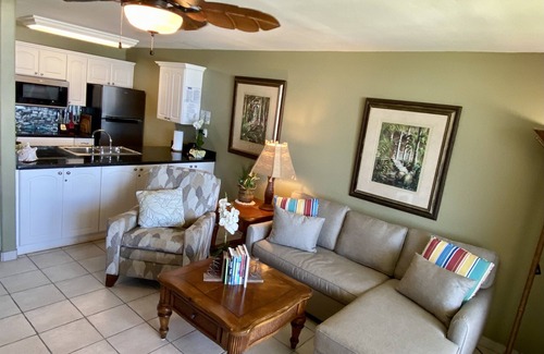 Kailua-Kona Condo | Oceanfront Oasis with Pool and Spa - Guest Rated 10/10
