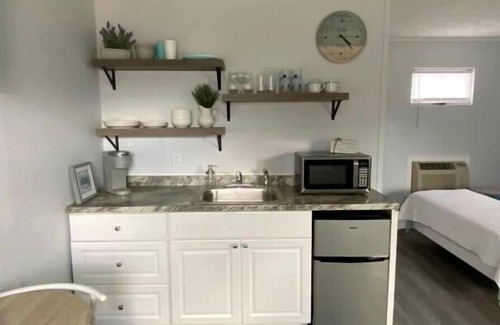 Wells Beach Condo | Cozy Oceanfront Retreat: Bellevue by the Sea Awaits You