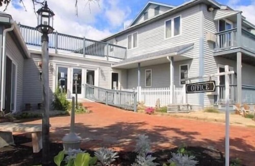Wells Beach Condo | Beachside Bliss: Bellevue by the Sea Near Wells Beach