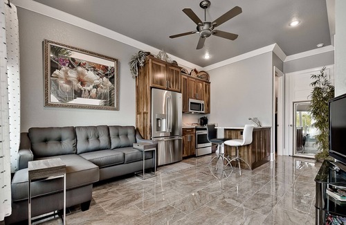 Downtown Apartment | Steps to Bentonville Square: Top-Rated Hotel with Spa Amenities