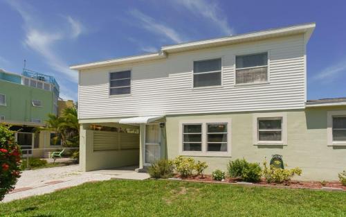Siesta Key Village House | Unmatched Location Steps from Siesta Beach - 10/10 Rated!