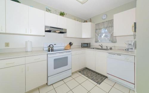 Siesta Key Village House | Unmatched Location Steps from Siesta Beach - 10/10 Rated!