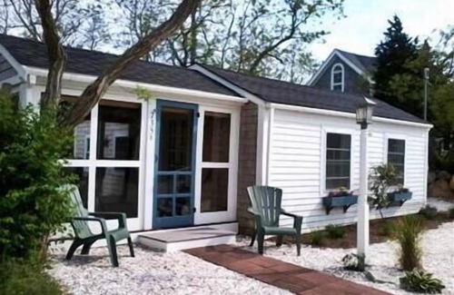 Campground Landing Cottage | Prime Location at Campground Beach: Oceanfront Bliss & More