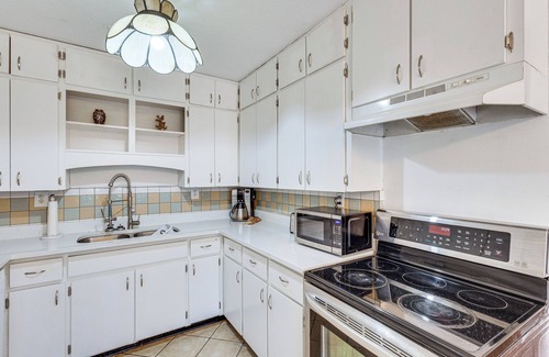 Carrabelle House | Steps to Beach: Carrabelle Family Home w/Patio!