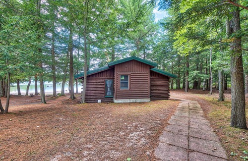 Levering Cottage | Steps to Beach: Lake Cabin Retreat in Levering!