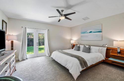 Singer Island House | Beachside Retreat with Chef's Kitchen and Private Lanai