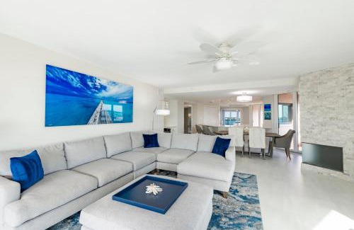Sand Key House | Beachfront Resort with Pool & Hot Tub - 4-Star Gem!