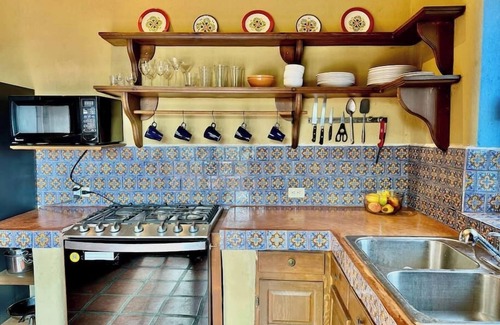 Loreto House | Beachside Retreat: Pet-Friendly, Spa Access & 10/10 Rating