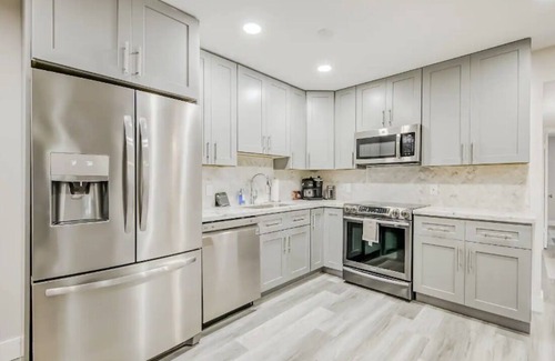 Florida North Atlantic Coast Condo | Beachfront Escape with Hot Tub & Pet-Friendly Perks