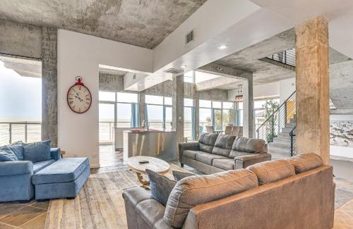 Bermuda Beach House | Oceanfront Retreat - Just 7.4 Miles from Moody Gardens!