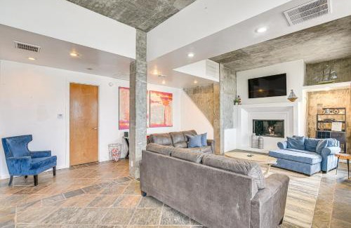 Bermuda Beach House | Oceanfront Retreat - Just 7.4 Miles from Moody Gardens!