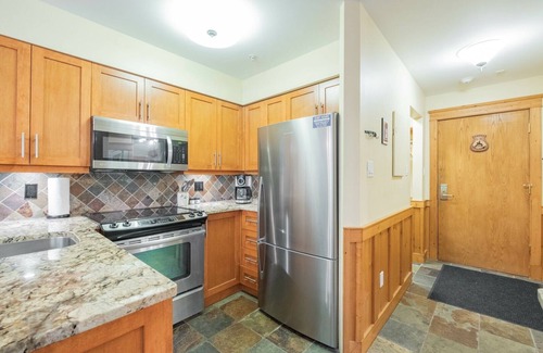 Upper Village Condo | Prime Location by Blackcomb | Hot Tub & Free Parking