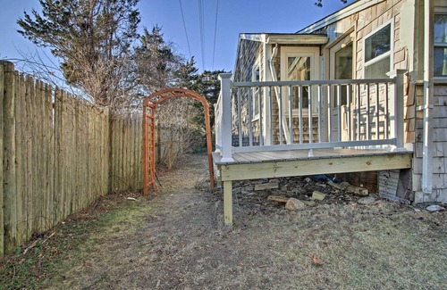 Buzzards Bay Cottage | Inviting Buzzards Bay Home: Steps to Cape Cod Canal