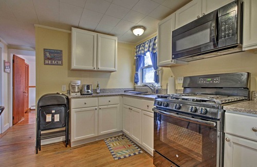 Buzzards Bay House | Charming Buzzards Bay Home Near Cape Cod Canal with Views