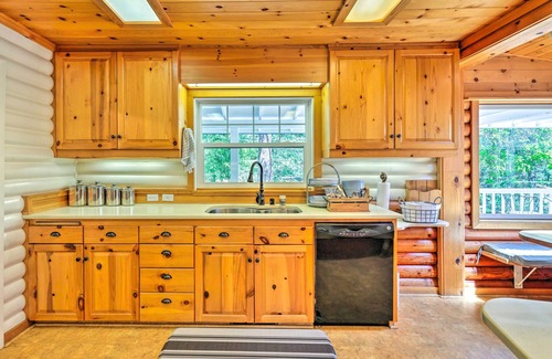 Murphys Cottage | Charming Cottage Steps from Downtown Murphys - Rated 9.6/10