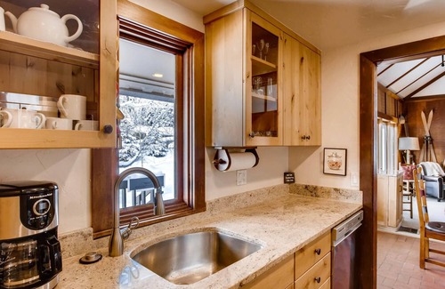 Vail House | Steps to Gondola: Eco-Friendly Chalet with Hot Tub Bliss