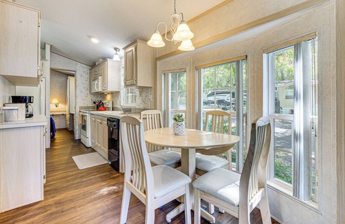 Salt Springs House | Steps to Lake Kerr: Home w/Pool & Hot Tub Access!