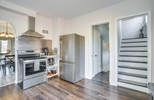 Manitowoc House | Perfect Manitowoc Retreat: Steps from Lake Michigan!