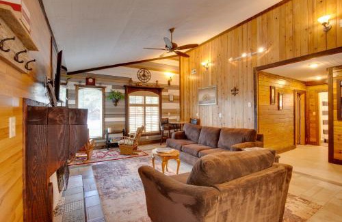 Lake Lafayette House | Steps to Lake Peaceful Cabin Escape in Odessa