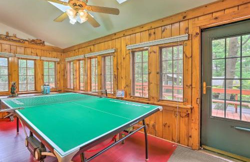Tafton House | Top-Rated Tafton Cottage: Fire Pit & Grill by the Lake