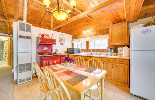 Levering Cabin | Steps to Lakefront: Dog-Friendly Cabin in Levering