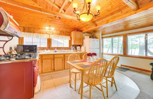 Levering Cabin | Steps to Lakefront: Dog-Friendly Cabin in Levering