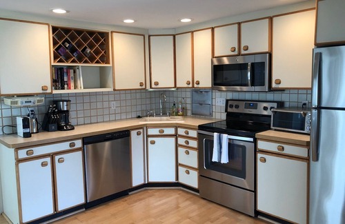 Falmouth House | Steps to Ocean Beach with Pool & Kitchen, Rated 10/10