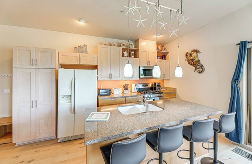 Depoe Bay Apartment | Steps to Pirate Cove: Oregon Coast Condo w/View