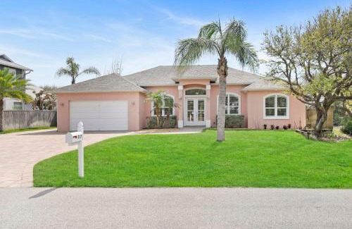 Vilano Beach House | Ideal 5-Bdrm Retreat Steps to Sand with Pool & Family Fun