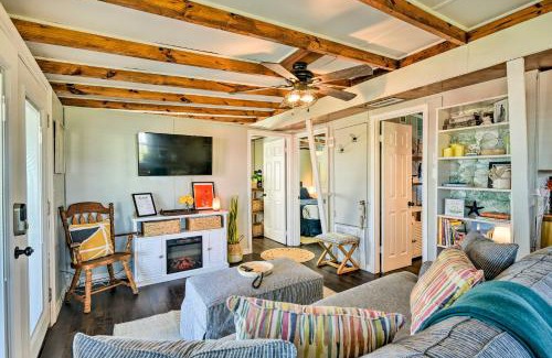 Surfside Beach House | Pet-Friendly Surfside Beach Haven - Steps from the Ocean