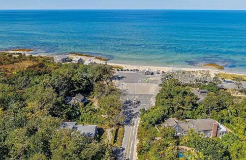 Orleans House | Cozy Retreat Just Steps from Skaket Beach, Rated 9/10