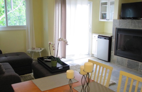 North Park City Condo | Convenient Condo Steps from Skiing, Dining & Shopping